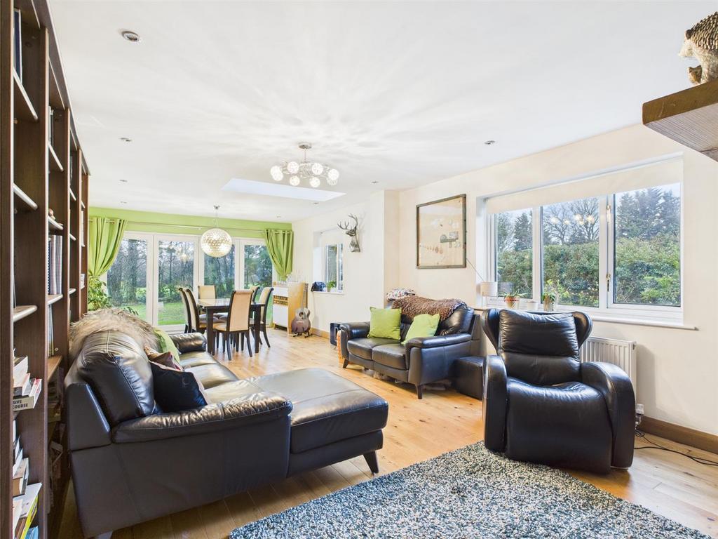 Living/Dining Room