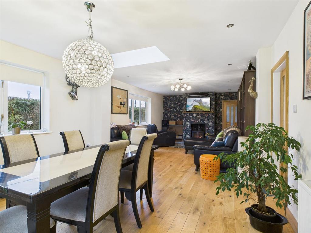 Living/Dining Room