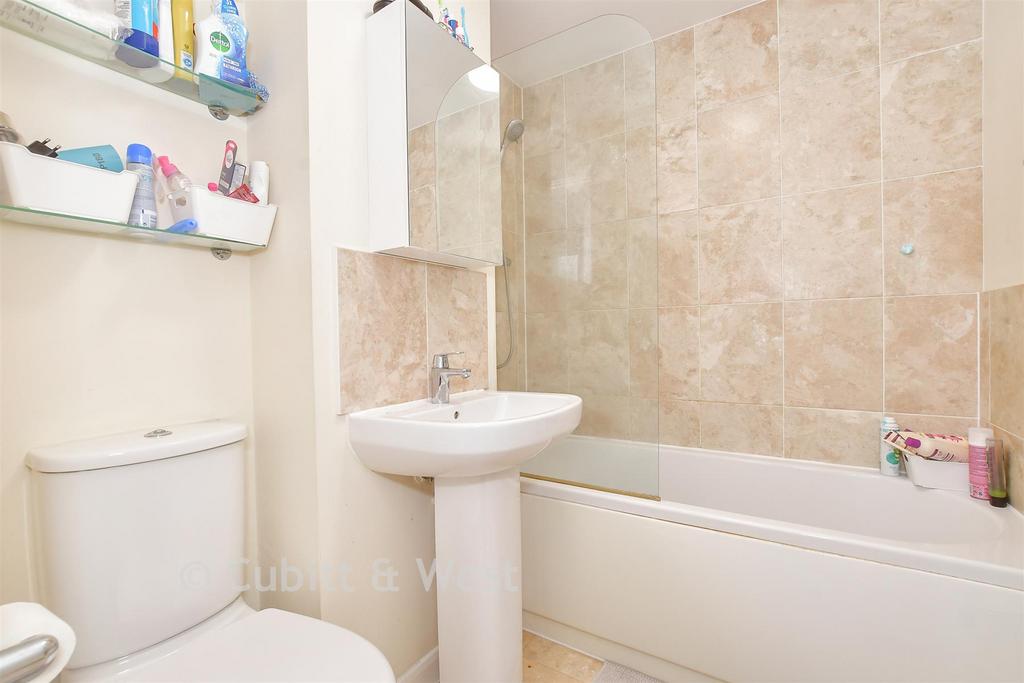 En-Suite Bathroom