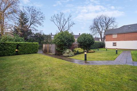 2 bedroom flat for sale, Chesham Road, Chiltern Parade, Amersham