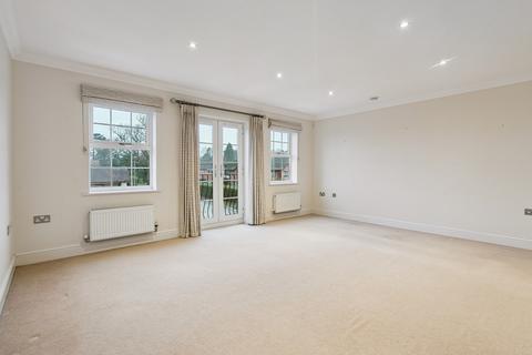 2 bedroom flat for sale, Chesham Road, Chiltern Parade, Amersham