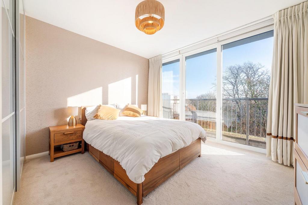 Prinicpal Bedroom (1).JPG