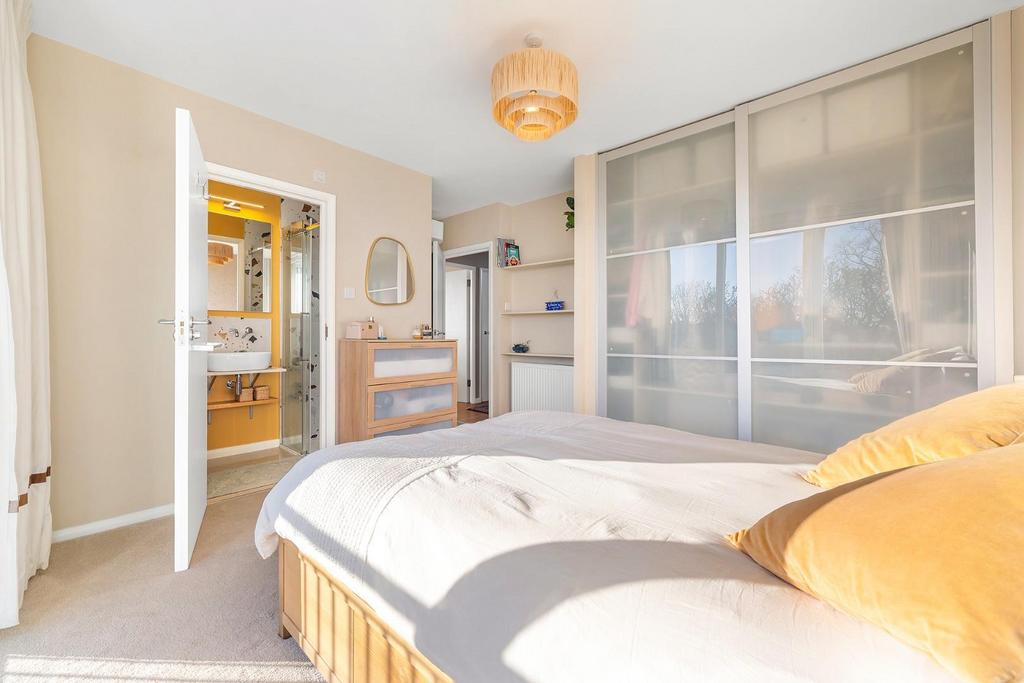 Prinicpal Bedroom (3).JPG