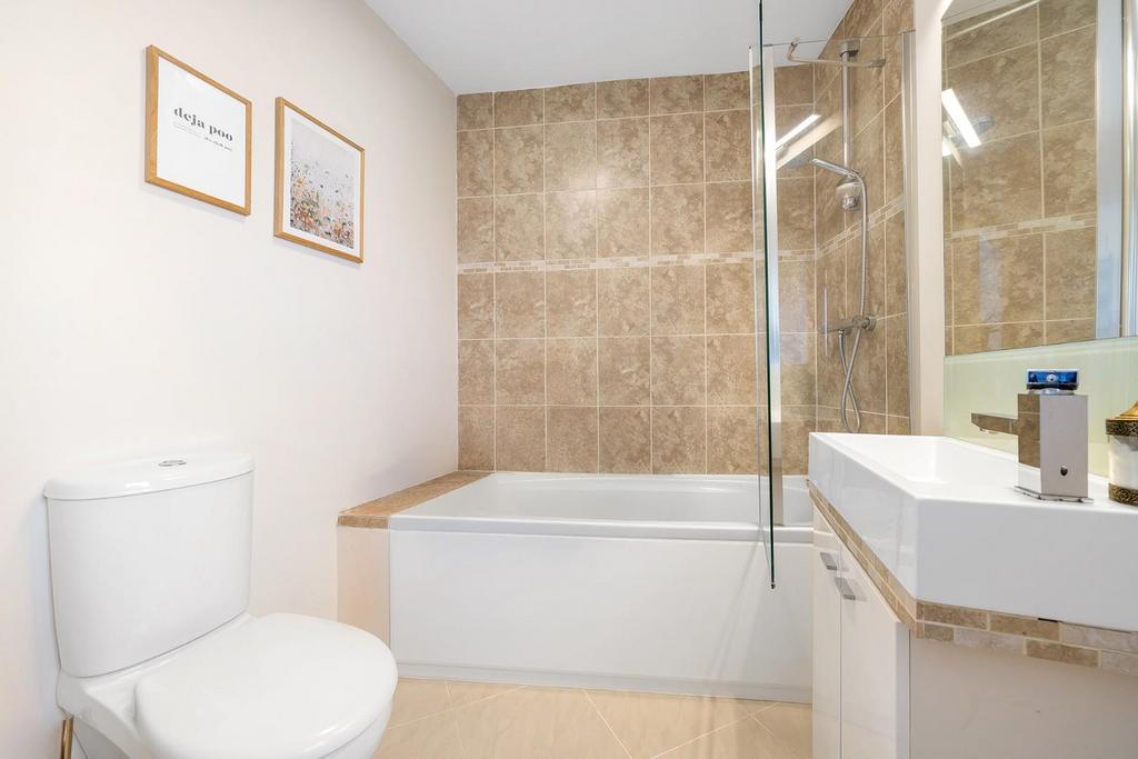 Bathroom.JPG