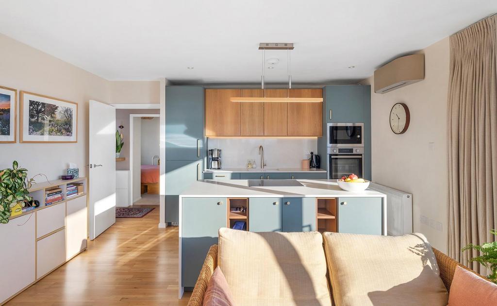 Kitchen (3).JPG
