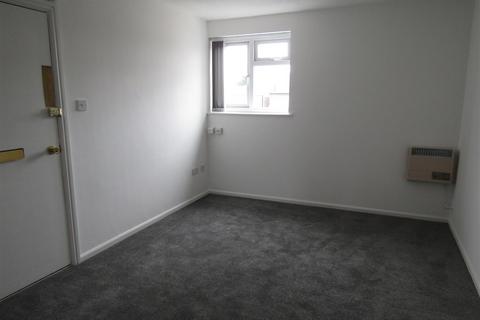 undefined, Farm Close, Northway, Tewkesbury