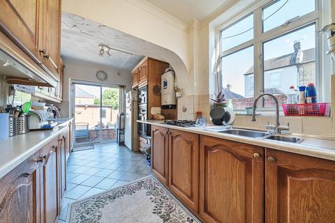 4 bedroom semi-detached house to rent, Wellington Road Belvedere DA17