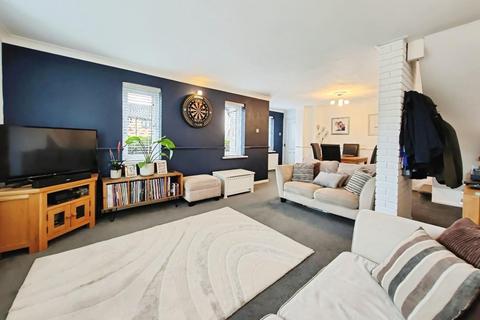 undefined, Wren Close, Wokingham, Berkshire