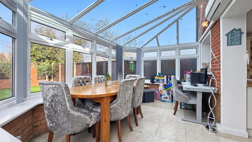 Conservatory/Diner