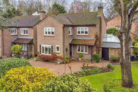 3 bedroom detached house for sale, Parkside, Welwyn, Hertfordshire, AL6 9DQ