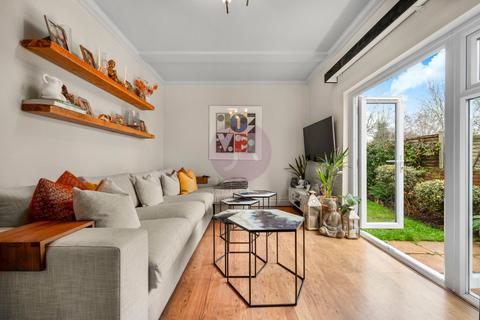 2 bedroom apartment for sale, Long Lane, Finchley, London, N3