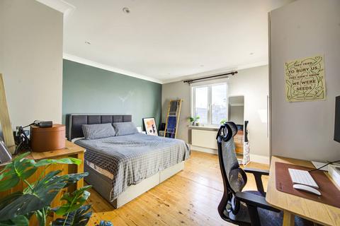 1 bedroom flat to rent, Gloucester Terrace, Bayswater, London, W2