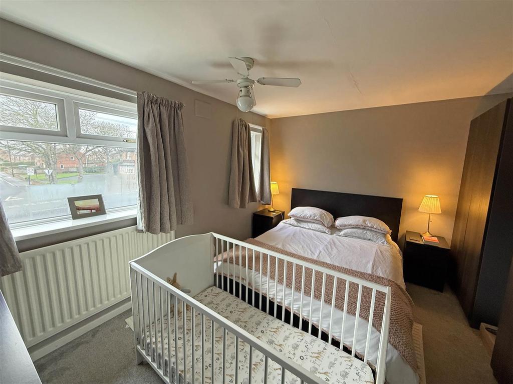 Bedroom 1.jpg
