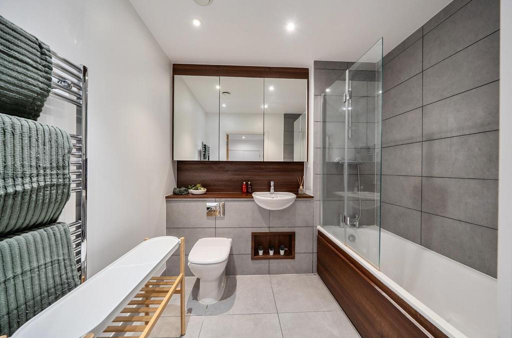 Davidson Frost-Wellings, DFW, Grafham Court, Edgwa