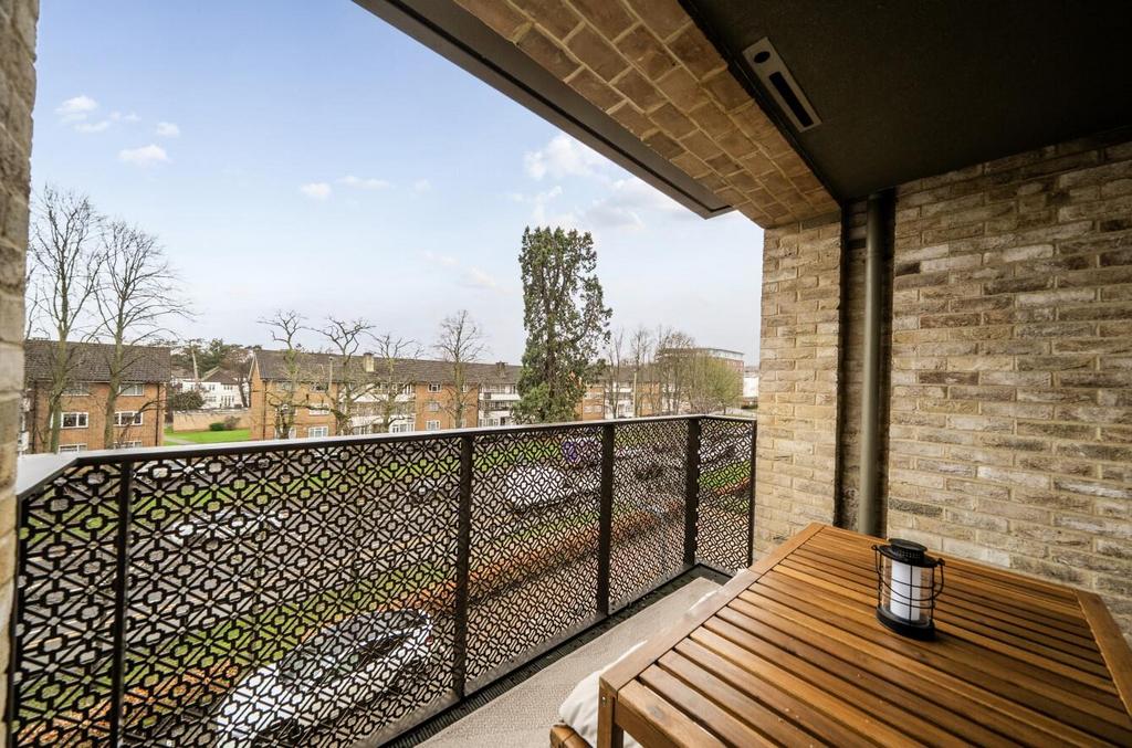 Davidson Frost-Wellings, DFW, Grafham Court, Edgwa