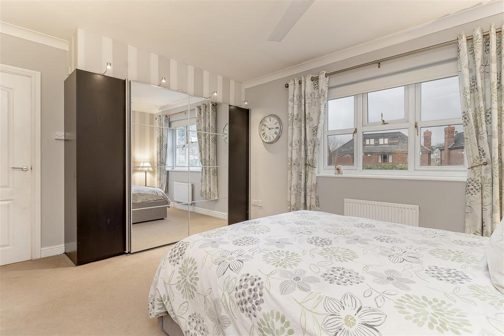 Master Bedroom - B.jpg