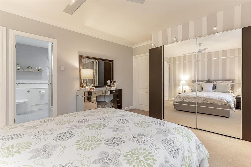 Master Bedroom - C.jpg