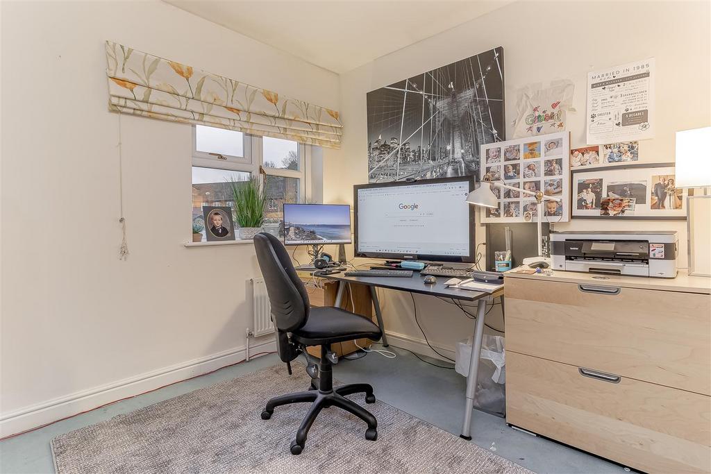 Bedroom 4 - Office.jpg