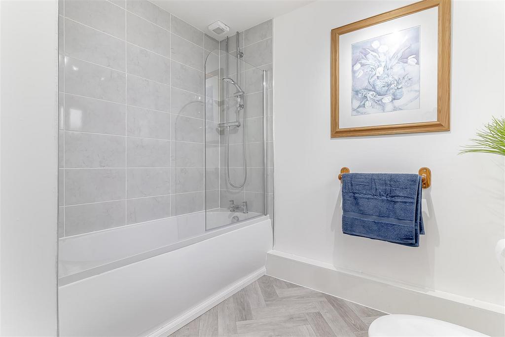 Bathroom New - B.jpg