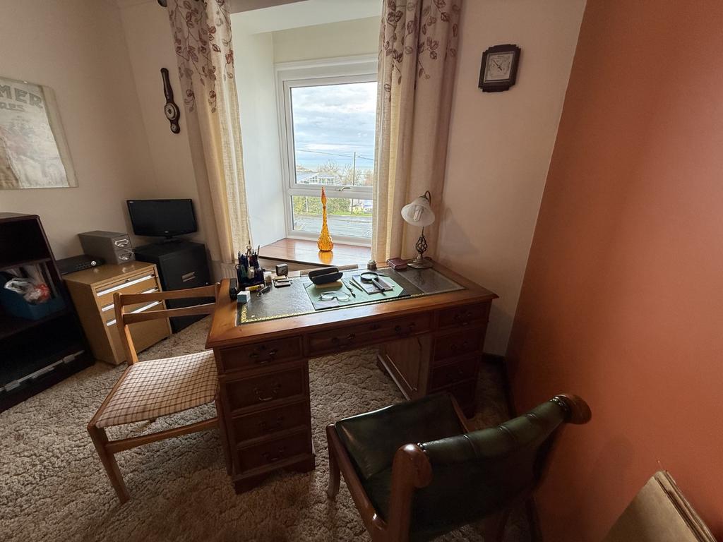 Front Double Bedroom 4 / Office