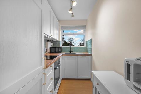 undefined, Brockley Combe, Weybridge, KT13