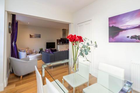 2 bedroom flat to rent, Alva Street, West End, City Centre