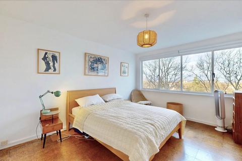 2 bedroom apartment to rent, North Hill, London N6