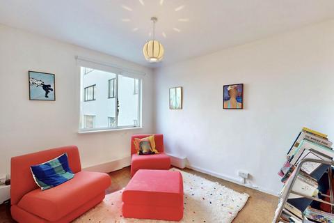 2 bedroom apartment to rent, North Hill, London N6