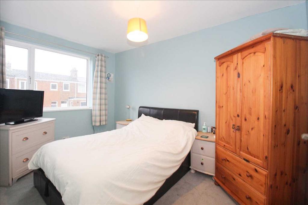 Bedroom ( Rear )