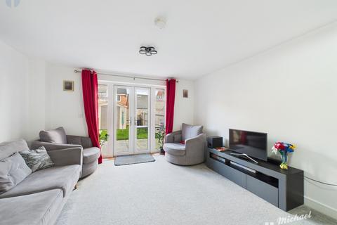 2 bedroom end of terrace house for sale, Whinham Green, Aylesbury