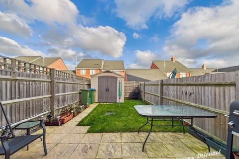 2 bedroom end of terrace house for sale, Whinham Green, Aylesbury