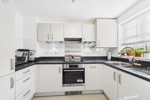 2 bedroom end of terrace house for sale, Whinham Green, Aylesbury