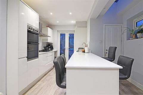 3 bedroom end of terrace house for sale, Earlswood Road, Redhill