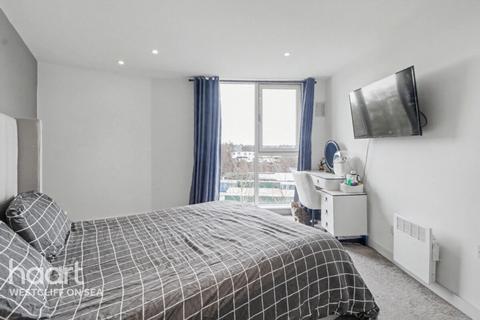 2 bedroom flat for sale, Station Avenue, Southend-on-Sea