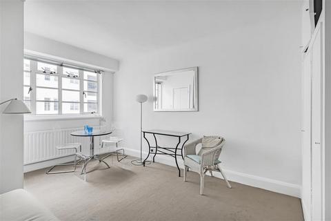 Studio to rent, Sloane Avenue, SW3