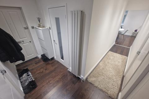 2 bedroom flat for sale, Leicester Road, Oadby, Leicester LE2