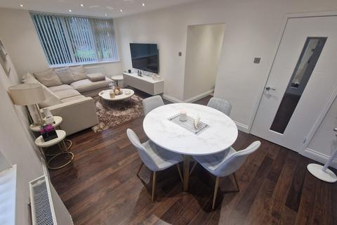 2 bedroom flat for sale, Leicester Road, Oadby, Leicester LE2