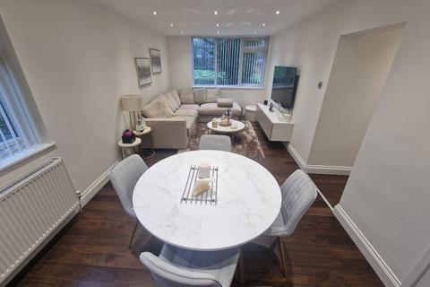 2 bedroom flat for sale, Leicester Road, Oadby, Leicester LE2
