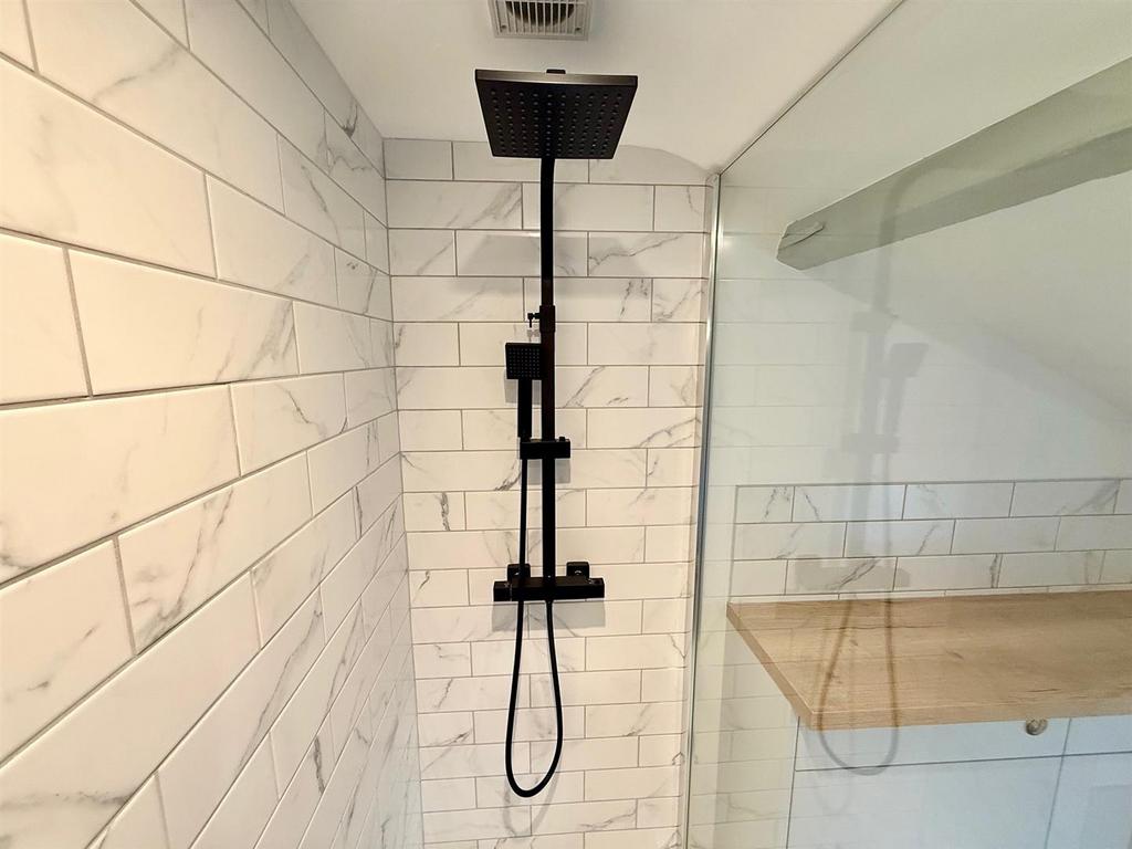 Jack And Jill En-Suite Shower Room