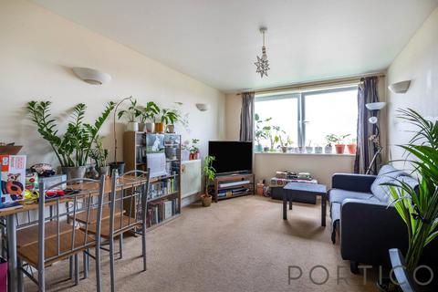 1 bedroom flat to rent, Flint Close, London, E15