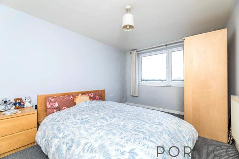 1 bedroom flat to rent, Flint Close, London, E15