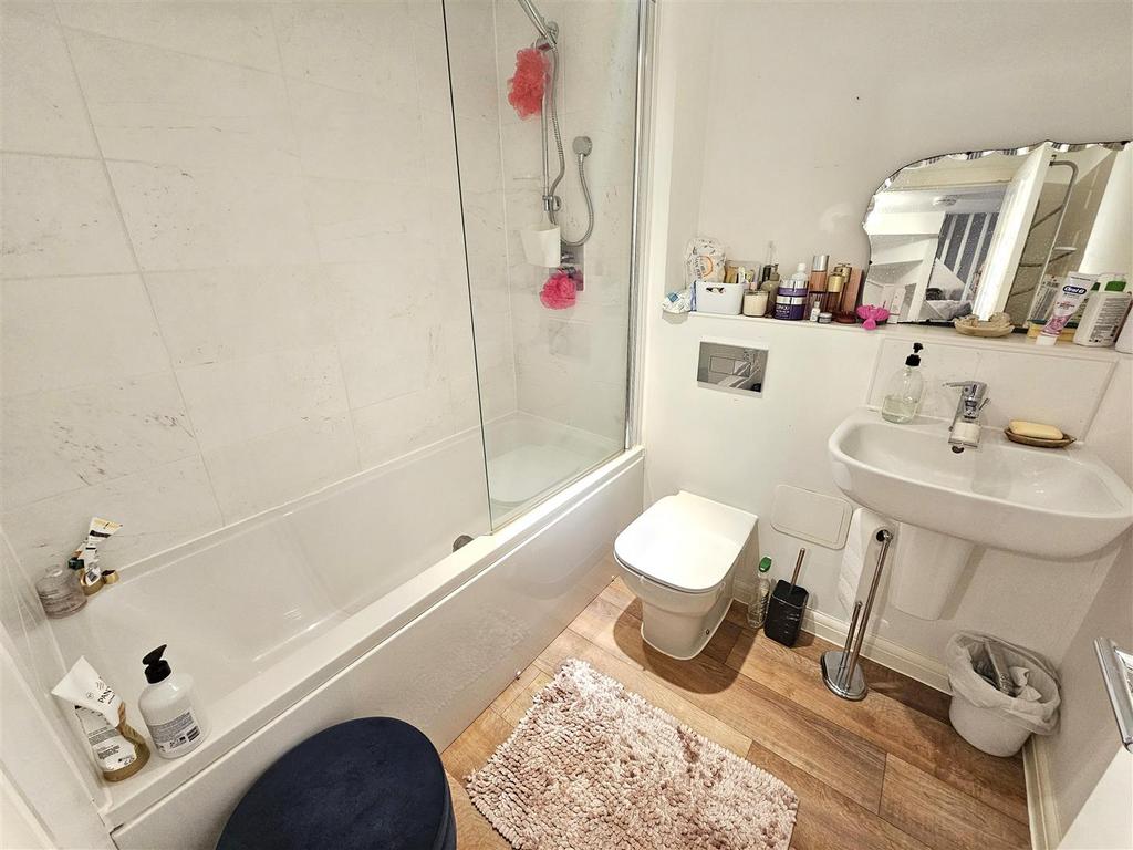 Bathroom.jpg