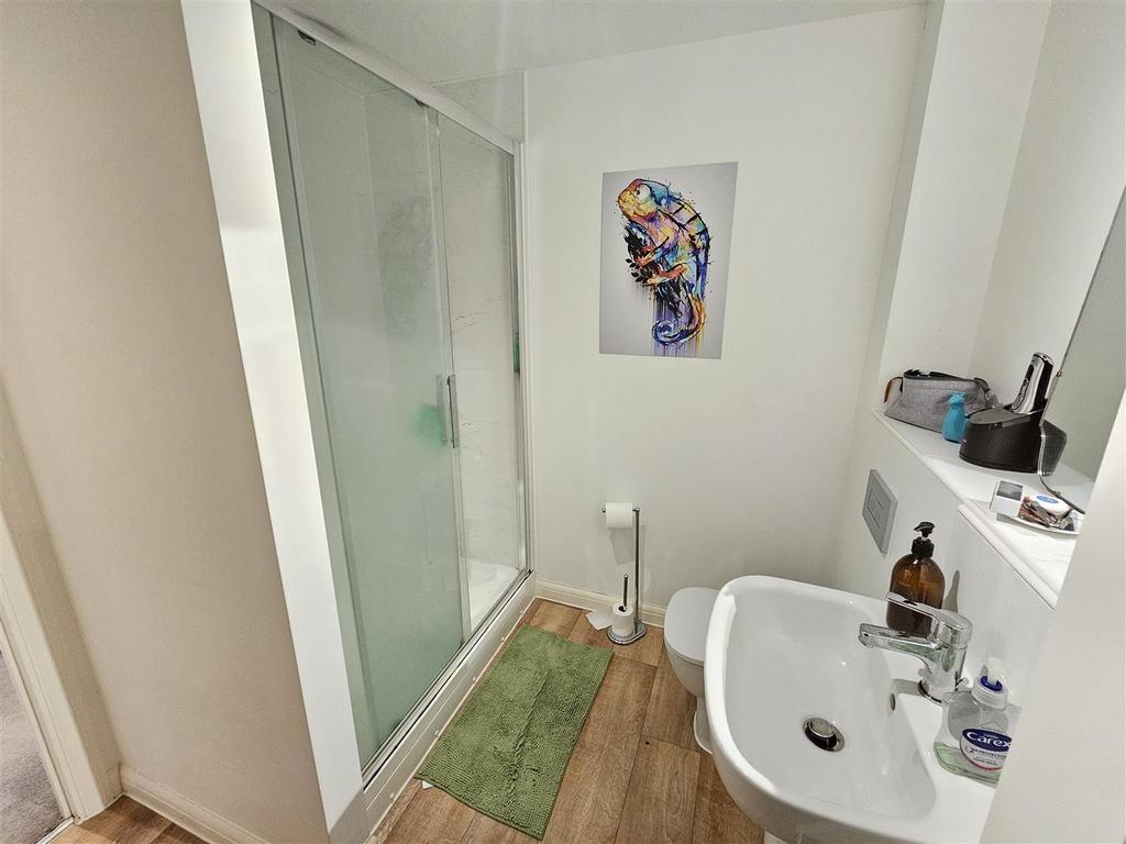Shower Room.jpg