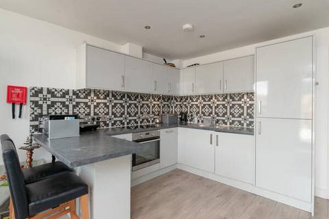 2 bedroom flat to rent, Stoddart Way, Canonmills, Edinburgh, EH7