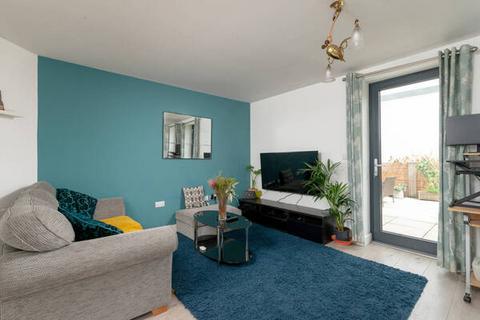 2 bedroom flat to rent, Stoddart Way, Canonmills, Edinburgh, EH7