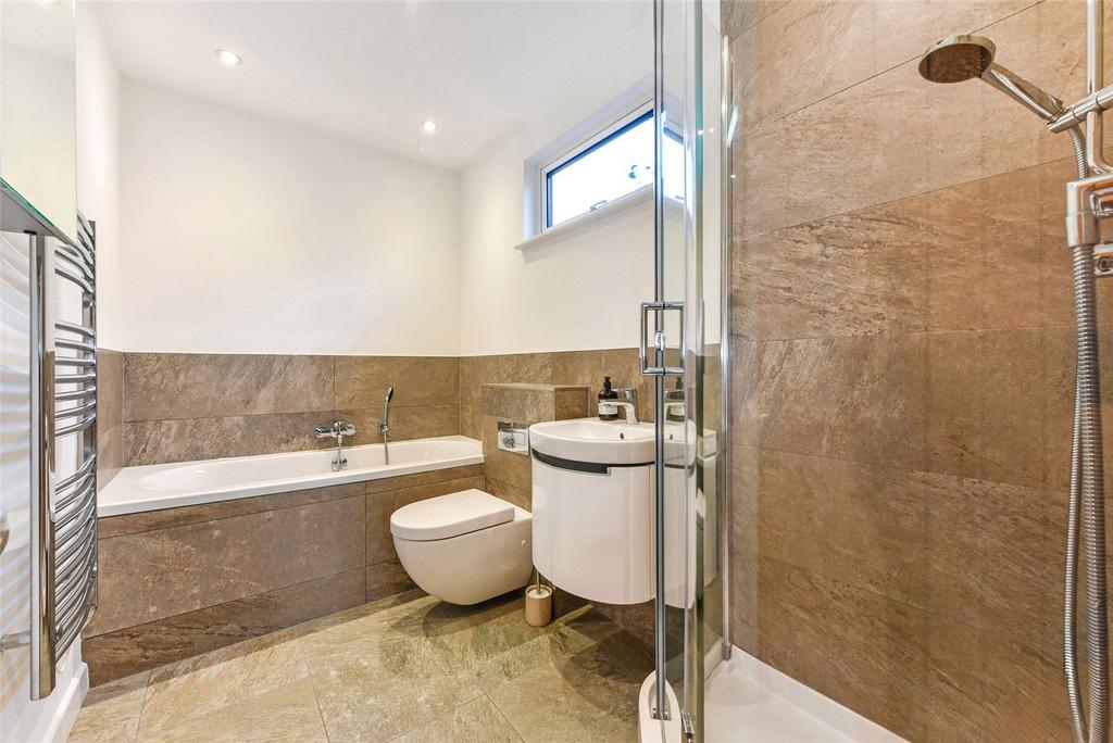 En-Suite Bathroom