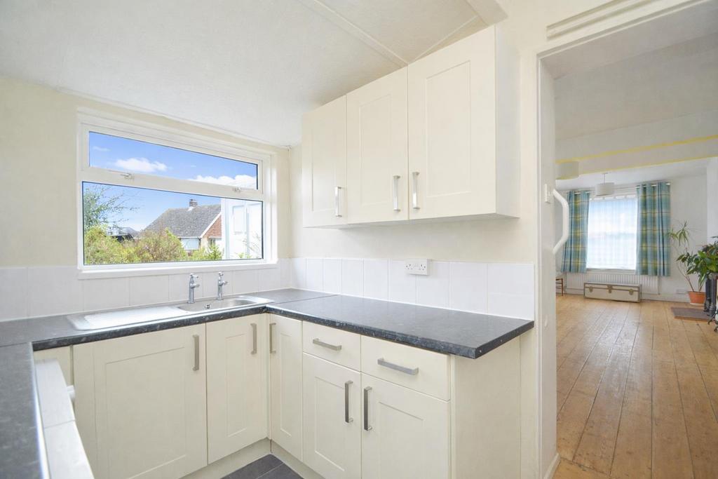 Kitchen2.jpg