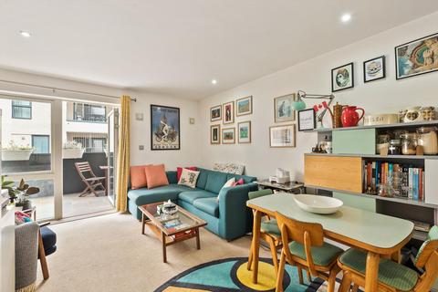 1 bedroom flat to rent, Freda Street, London, SE16