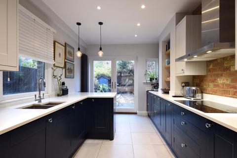 5 bedroom terraced house to rent, Whatman Road, London, SE23
