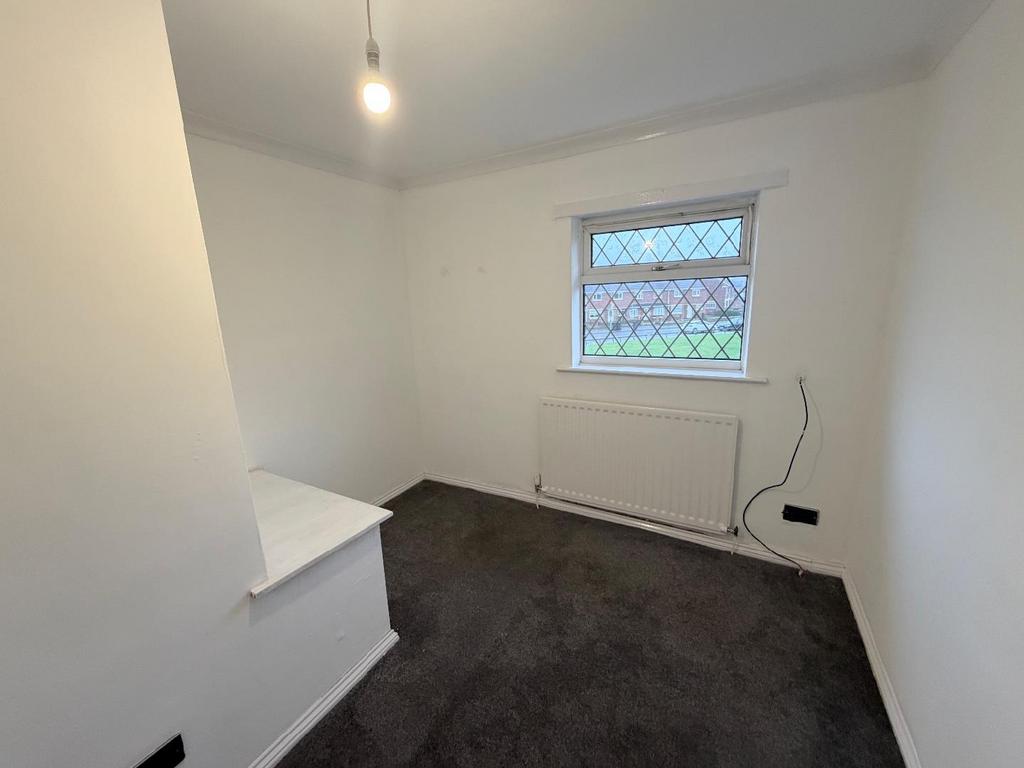 Bedroom 2 ( front)